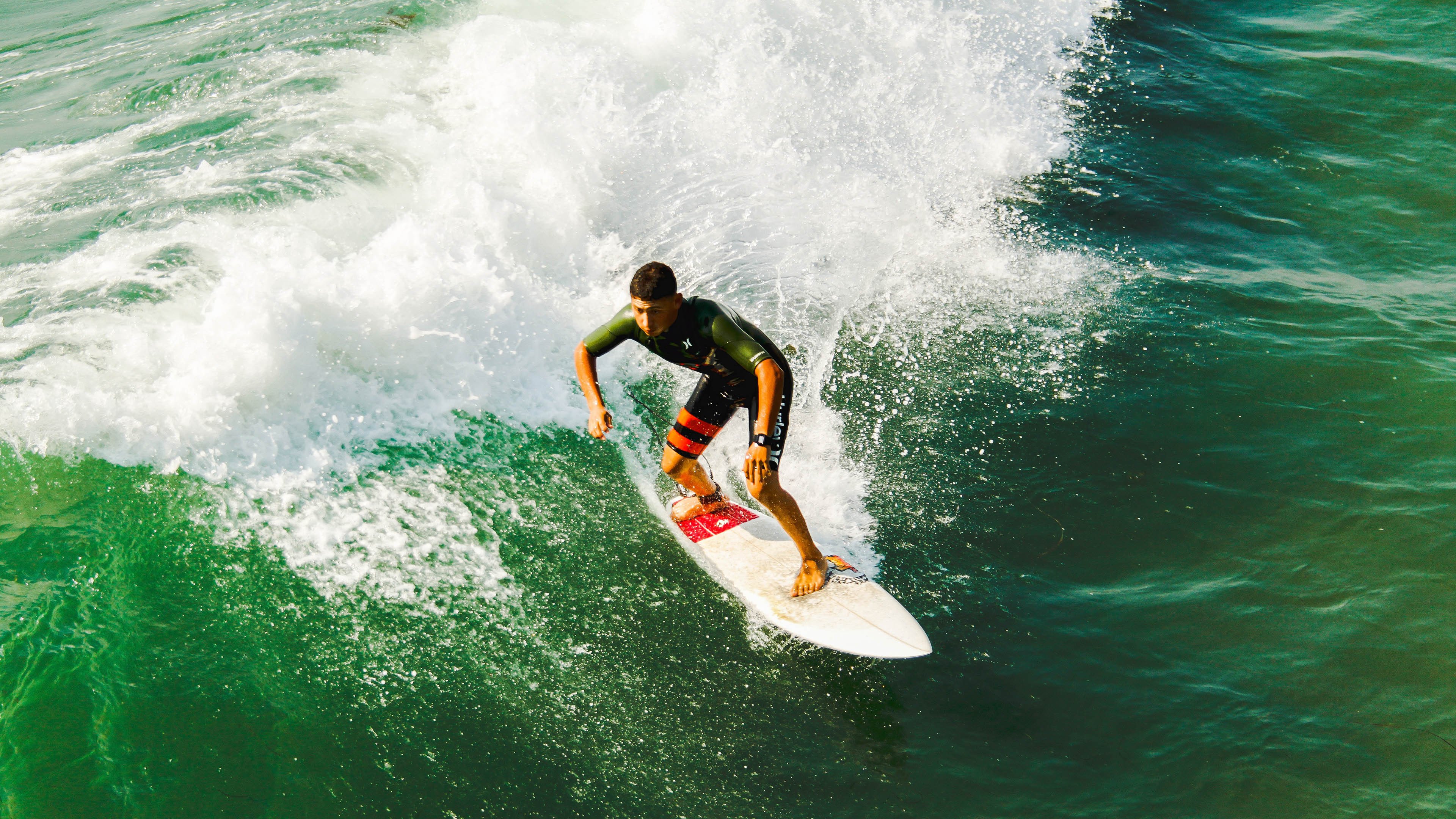 爱游戏体育-东亚杯国足逆袭 球员技术明显进步，东亚杯国足成绩